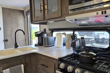 2022 Forest River Salem Cruise Lite Travel Trailer sleeps 10