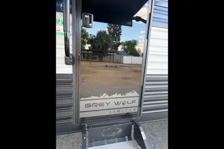 Luxury  Greywolf 26DBH Travel Trailer with fireplace