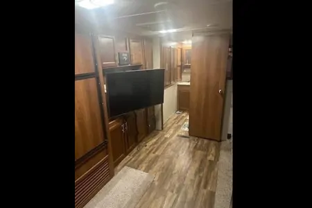 Mitch's Prime Time Avenger Travel Trailer