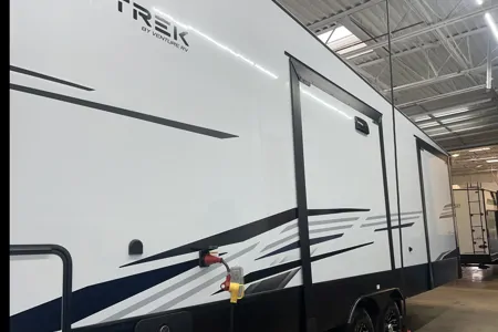 Kimberly's Venture RV STTF354VBH Fifth Wheel