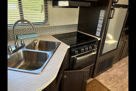 Ricky's Heartland  Pioneer   Travel Trailer