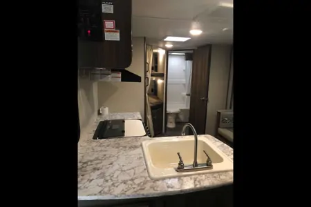 The Ultimate Family Basecamp! Pristine 28' Keystone Bullet, Spacious and with Stress-Free Delivery