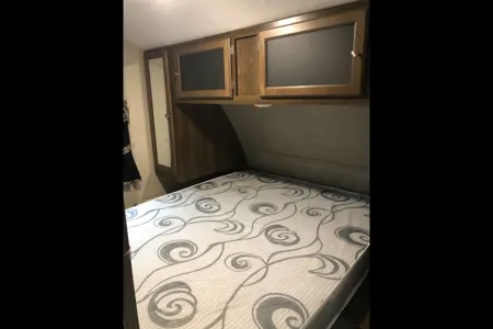 The Ultimate Family Basecamp! Pristine 28' Keystone Bullet, Spacious and with Stress-Free Delivery