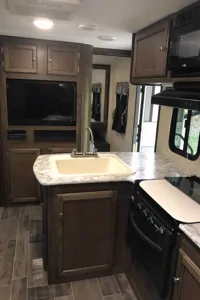 Ultimate Family Basecamp — Pristine 28' Keystone Bullet | Sleeps 8 | Pickup Only