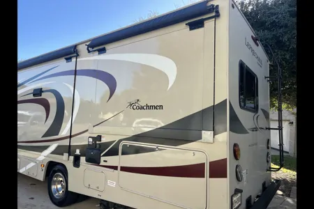 Constable Paul Leal's Coachmen 311 FS Class C