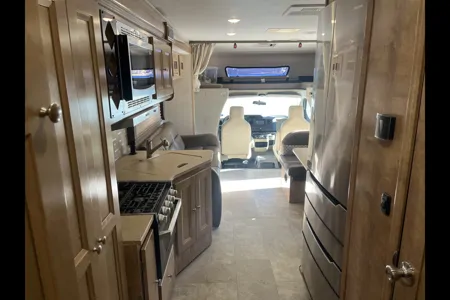 Constable Paul Leal's Coachmen 311 FS Class C