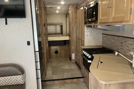 Constable Paul Leal's Coachmen 311 FS Class C