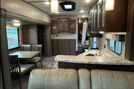 Spacious 2019 Keystone Hideout 315RTDS Fifth Wheel – Your Home Away From Home!