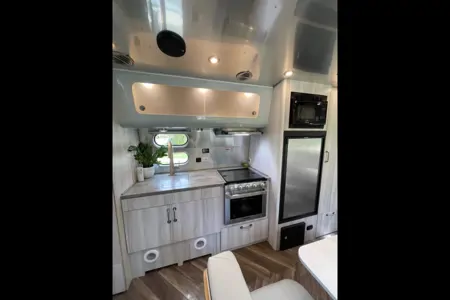 Heather's Airstream International Serenity Travel Trailer