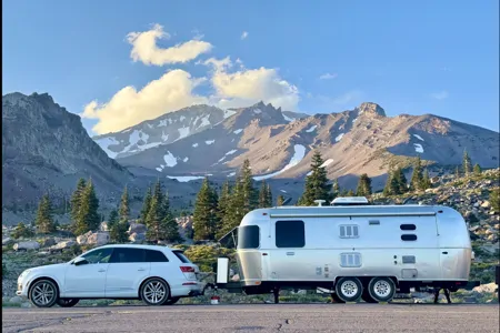Serenity on Wheels: Your Glamping Haven!