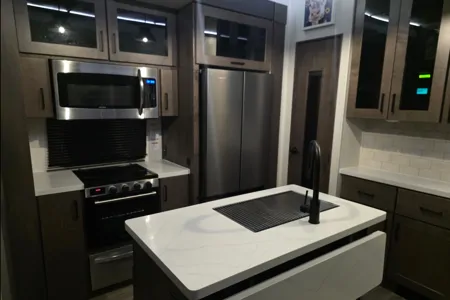 John's Alliance RV 41v15 Toy Hauler