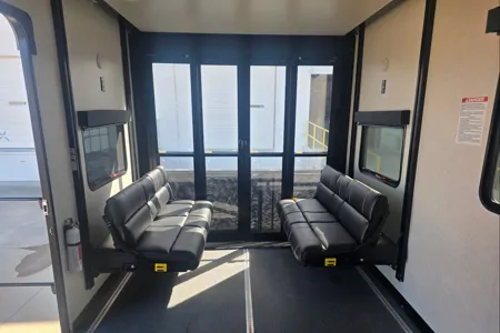 John's Alliance RV 41v15 Toy Hauler