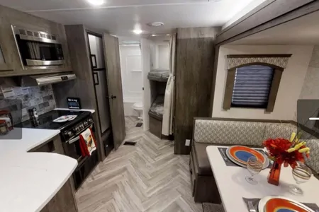 Elena's 2022 Forest River Evo Travel Trailer