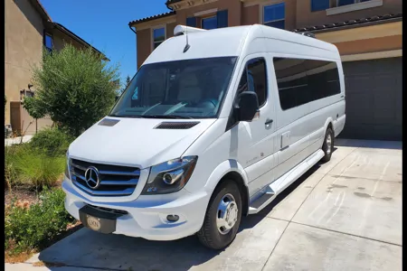 Coachmen Galleria Campervan