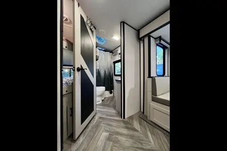 Spruce Moose Glamping — ***BRAND NEW*** 2024 Heartland Mallard M26 (32 ft)