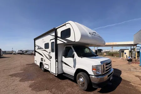 The Modern Explorer: 2024 Entrada