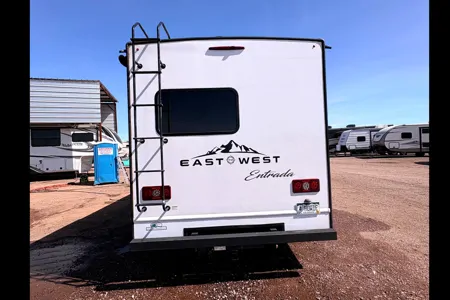 The Modern Explorer: 2024 Entrada