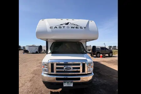 The Modern Explorer: 2024 Entrada