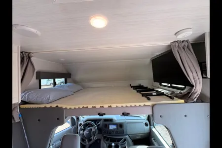 The Modern Explorer: 2024 Entrada