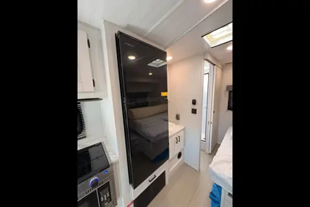 The Modern Explorer: 2024 Entrada