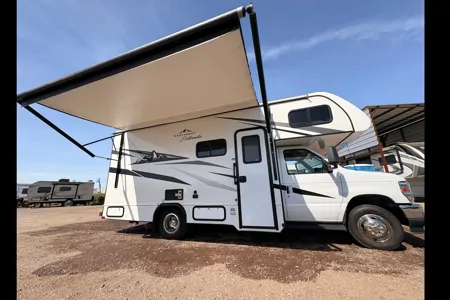 The Modern Explorer: 2024 Entrada