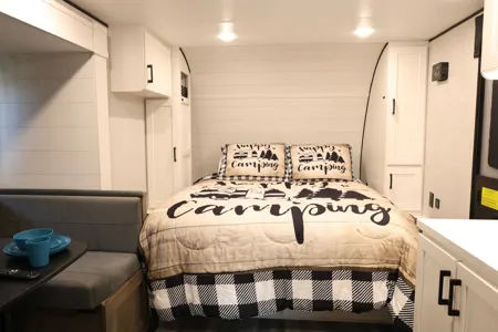 Bigfoot outdoor Rentals, Jayco Jay Flight 197 Travel Trailer