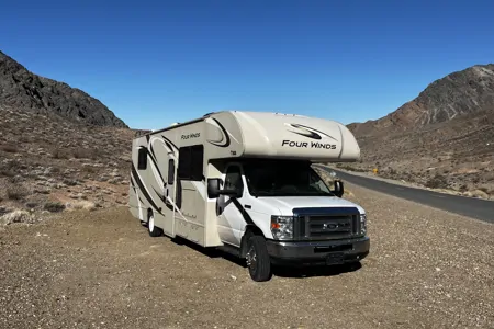 The Roamer | Starlink, Solar, Luxury Bed - all you need without the fluff!