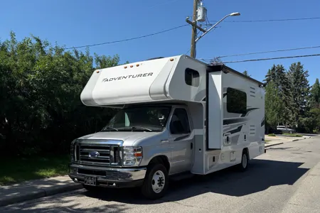 Chuck & Hollie’s Adventurer 24DS Class C