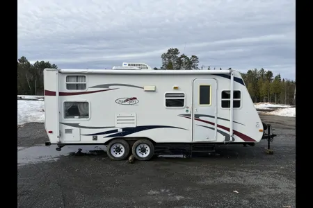 DMLRC's R-Vision Trail Sport Travel Trailer
