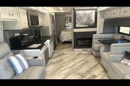 Bryan's Fleetwood Discovery LXE