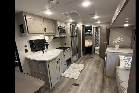 2025 Coachmen, Bunkhouse, Sleeps 8 family, pet friendly (Delivery only)
