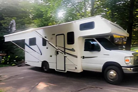 Marie-Claude Thor Motor Coach Majestic Classe C