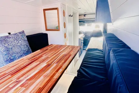 170 Mercedes Sprinter Van, 4WD Class B