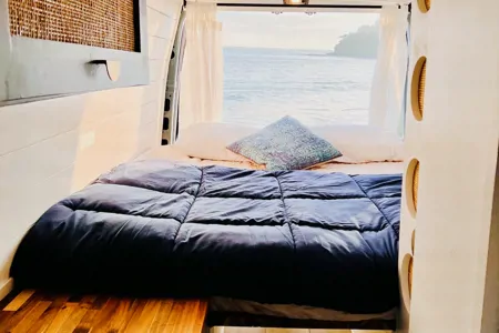 170 Mercedes Sprinter Van, 4WD Class B