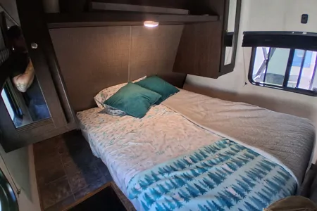 Derrick's Heartland Prowler 300bh Travel Trailer