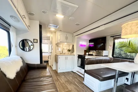 Classy Class A Ford FR3