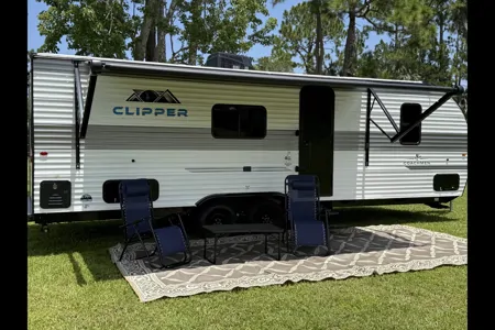 Leisure Lodgings Clipper 25BH Starlink included
