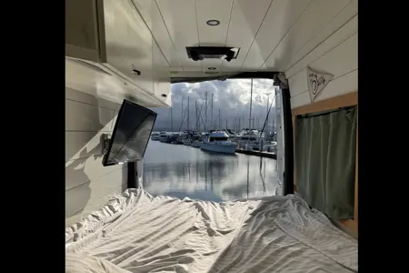 Ian's Mercedes-Benz Sprinter Campervan