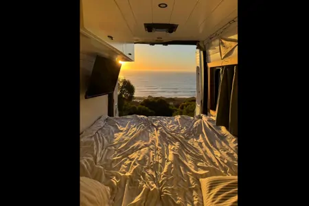 Ian's Mercedes-Benz Sprinter Campervan