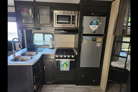 Taira's Coachmen Northern Spirit 2454BH Travel Trailer