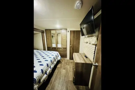 Quarry Ridge Sun Retreat Sherkston Shores Luxury RV