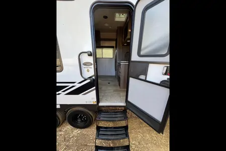 Genesis Supreme RV FS2750 Toy Hauler