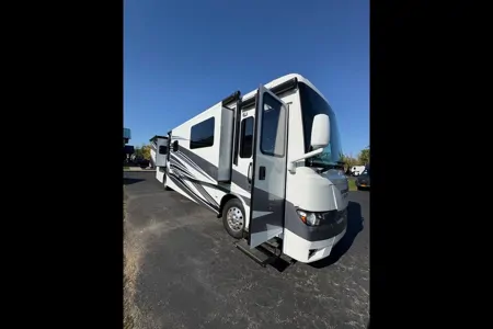 Daniel's Newmar Kountry King 4045 Class A