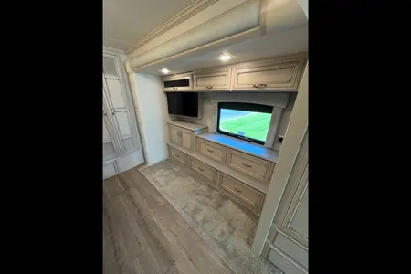 Daniel's Newmar Kountry King 4045 Class A