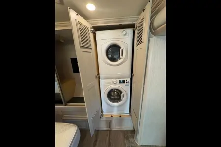 Daniel's Newmar Kountry King 4045 Class A