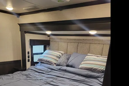 Paul's Redwood Fifth Wheel