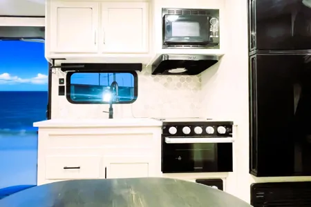 🍇 Brand NEW 2024 Jam Caravan – Sleeps 8! ✨ Spacious & Luxe 🍇