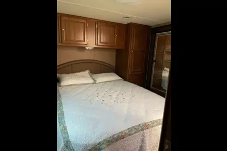 Space Coachmen Leprechaun