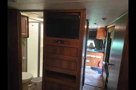 Space Coachmen Leprechaun