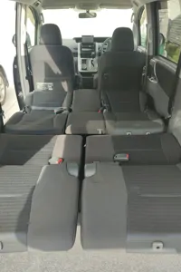 Toyota Voxy Camper (8 seats/2 sleeps)Park Pass+Airport pickup+(US/Canada)